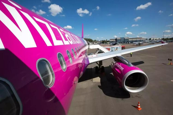 
Почему венгерский лоукостер Wizz Air решил отказаться от полетов в Молдову?
